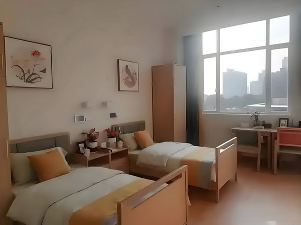 不是亲家不聚头